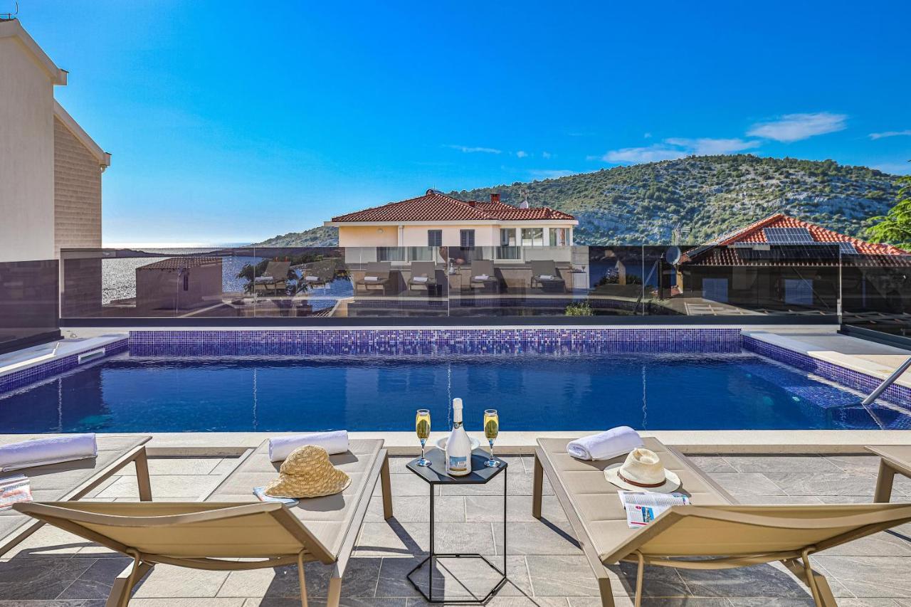 Villa Le Soleil Rogoznica  Exteriör bild