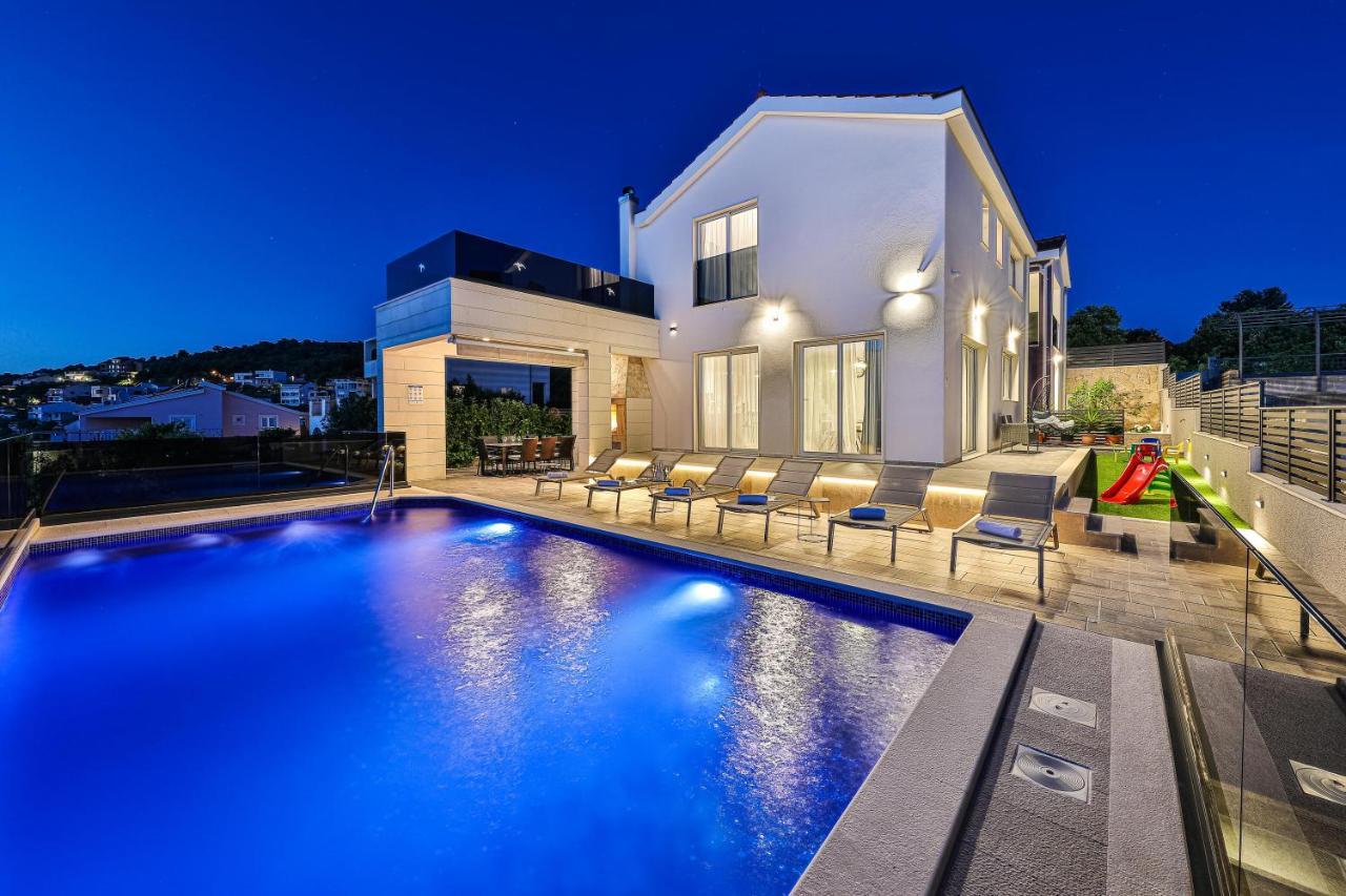 Villa Le Soleil Rogoznica  Exteriör bild